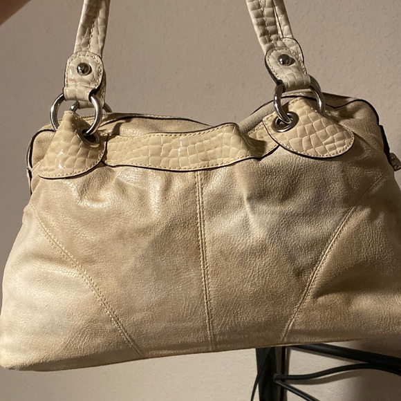 NWT Kathy van Zeeland vegan leather bag cream - Picture 2 of 10